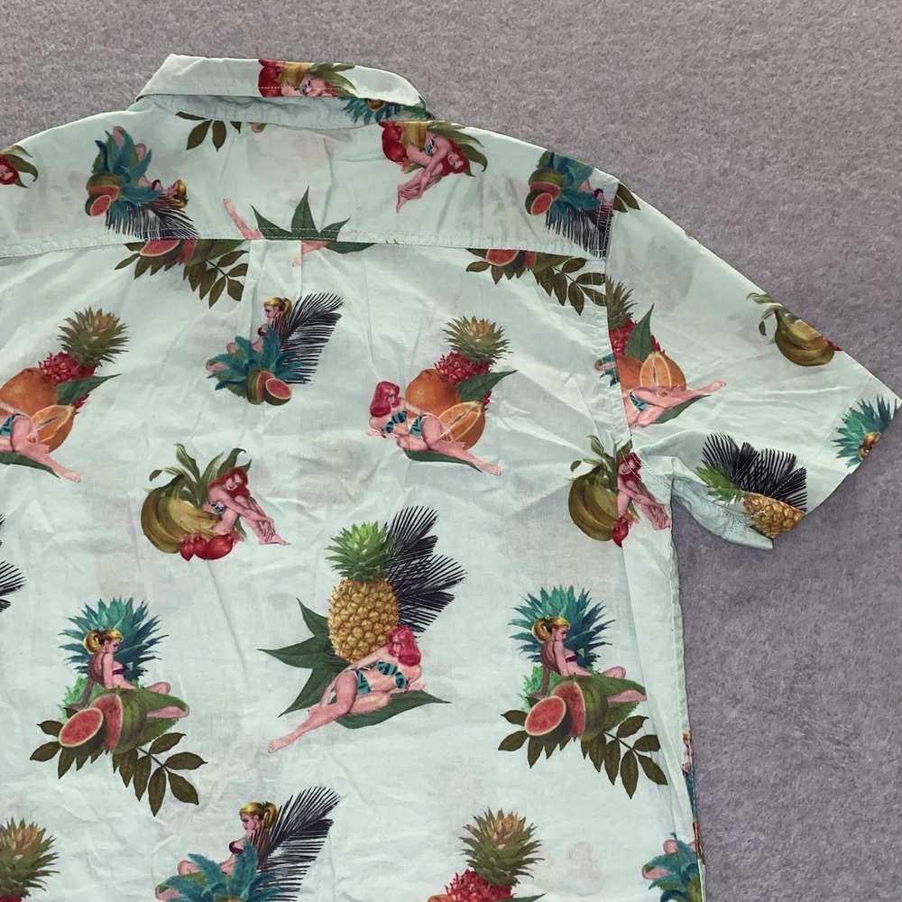 On The Byas Shirt Men's Medium Green Pinup Girls Hawaiian AOP Button Up Tropic - Picture 13 of 16